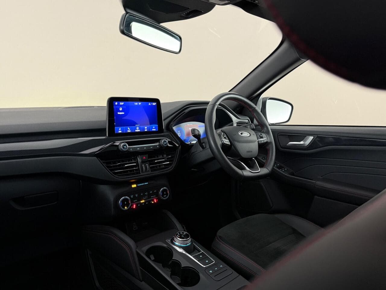 Ford Kuga thumbnail Interior Front