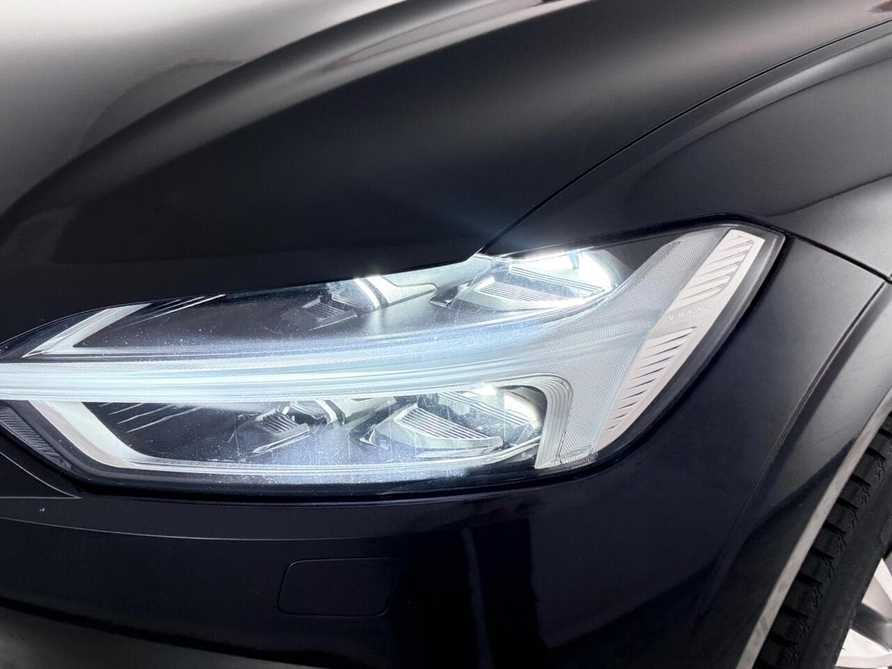 Volvo XC60 thumbnail Lights Front