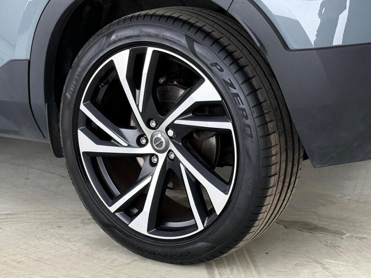 Volvo XC40 thumbnail Wheel