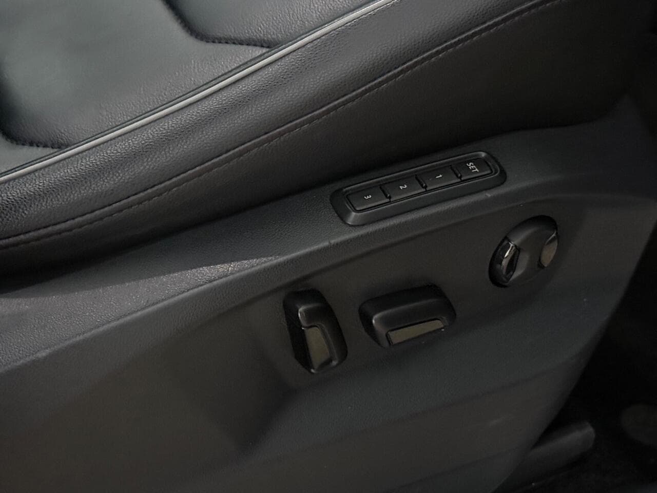 Volkswagen Tiguan thumbnail Inconclusive