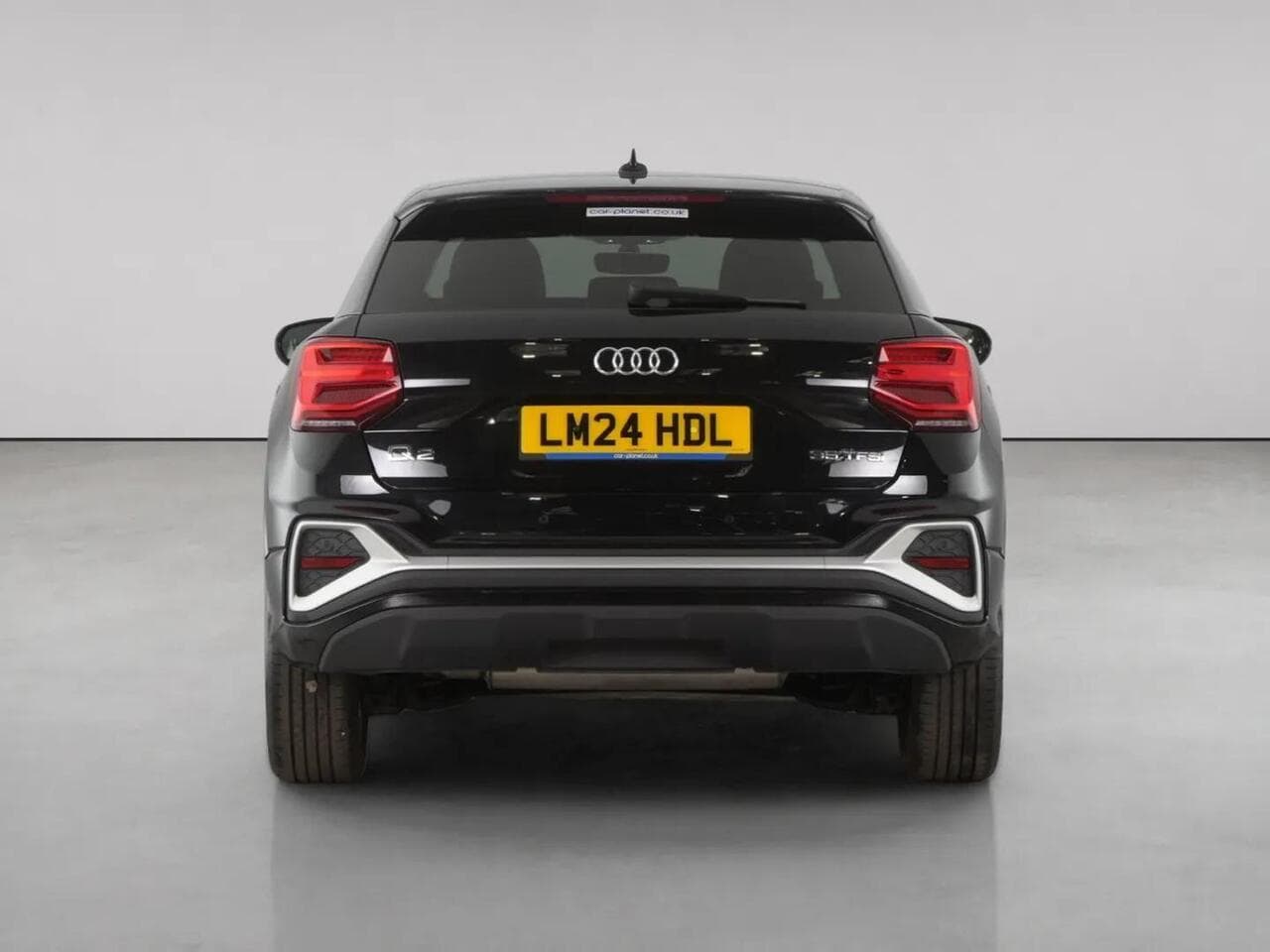 Audi Q2 thumbnail Rear
