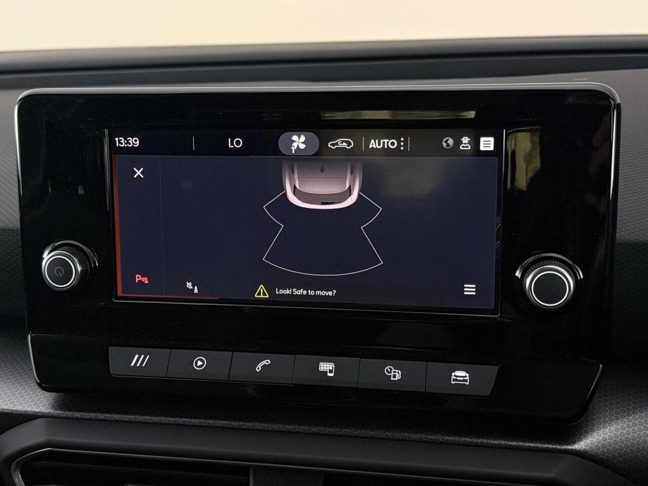 SEAT Leon thumbnail Infotainment System