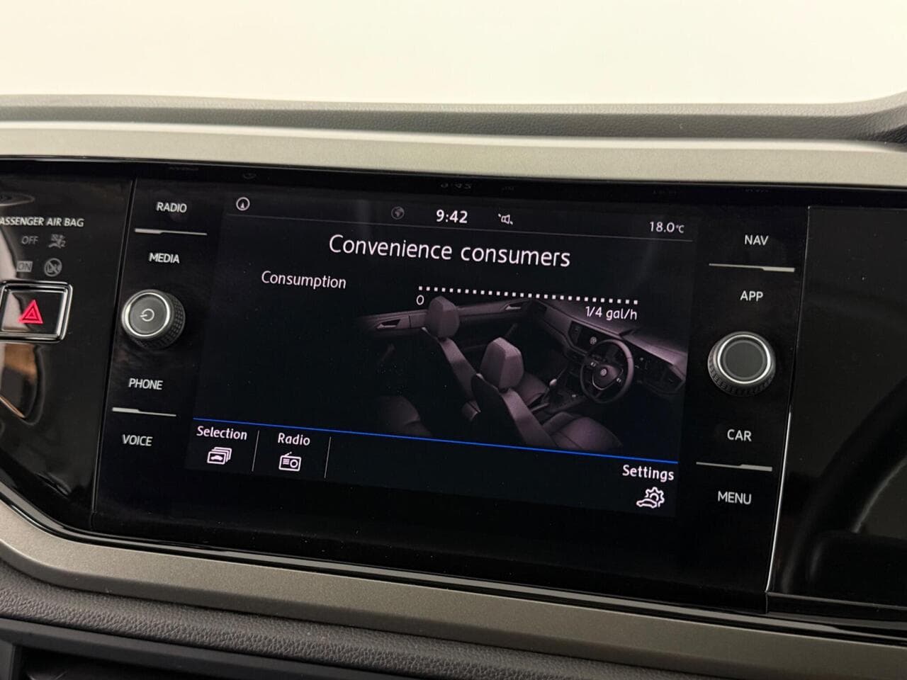 Volkswagen Polo thumbnail Infotainment System