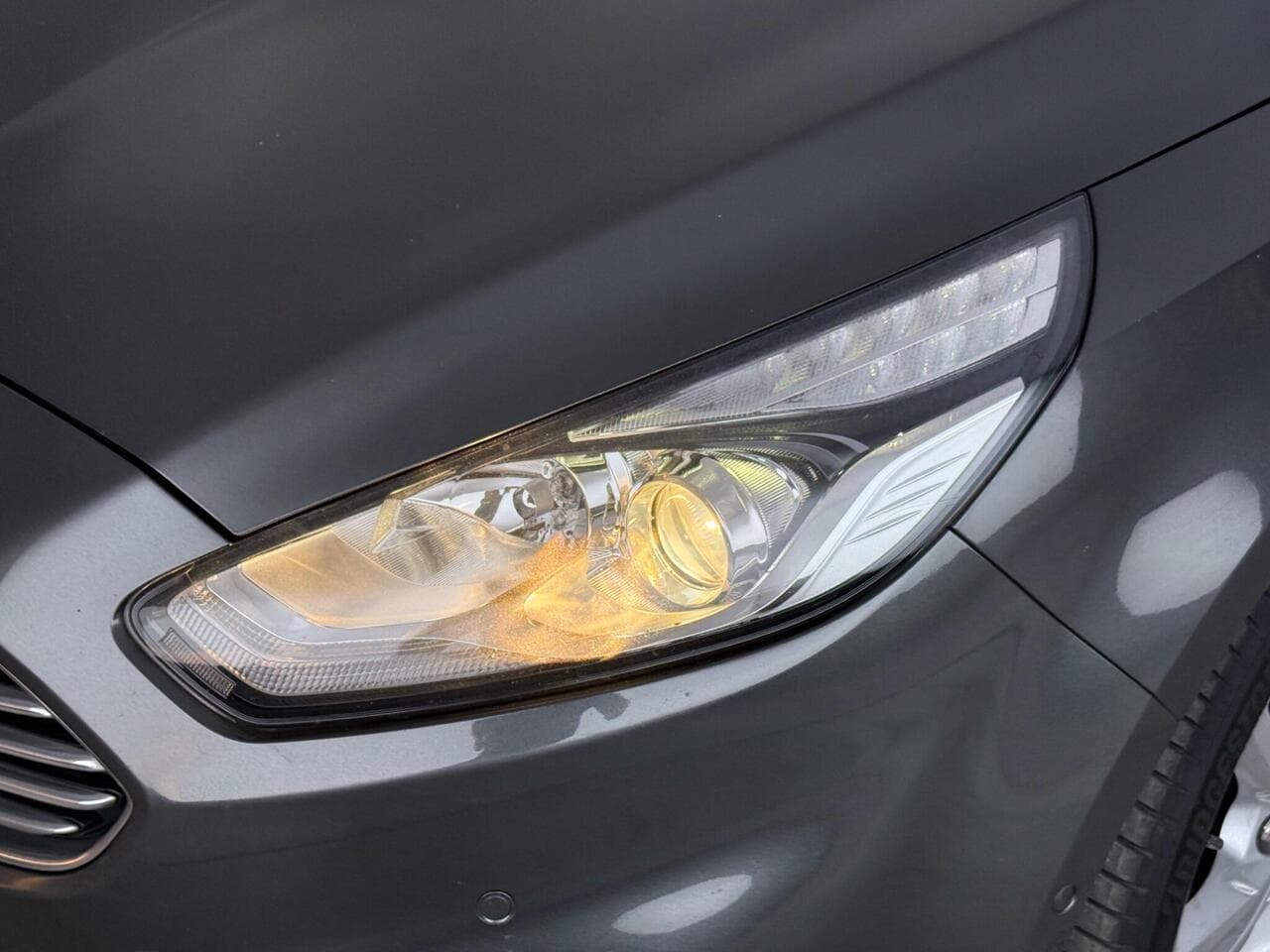 Ford S-Max thumbnail Lights Front