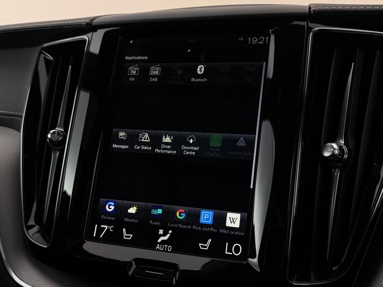 Volvo XC60 thumbnail Infotainment System