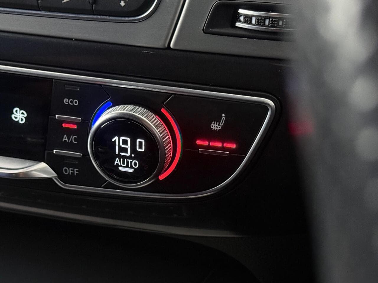 Audi Q7 thumbnail Misc Controls