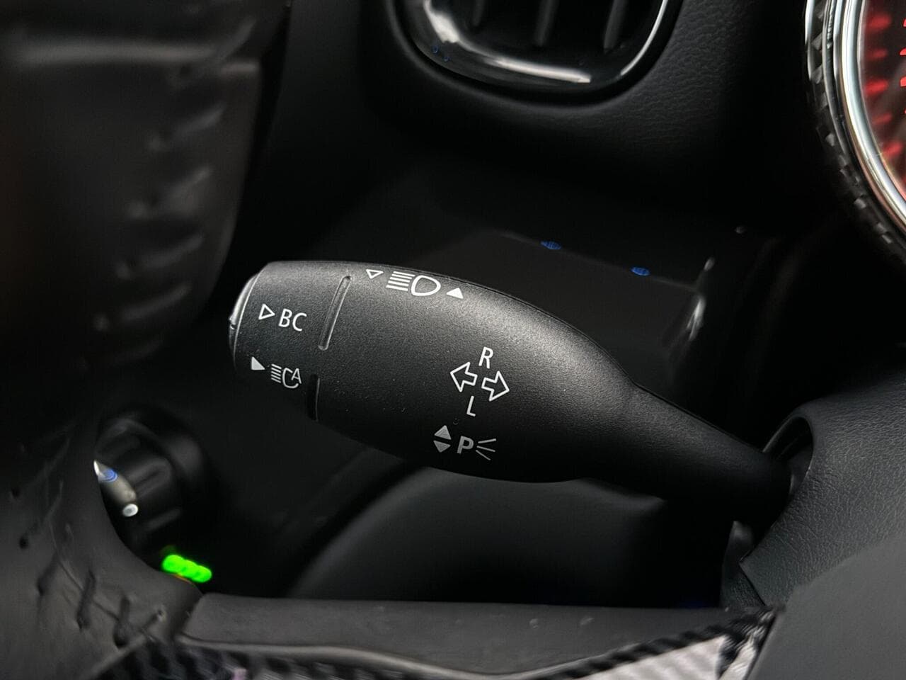 MINI Countryman thumbnail Misc Controls