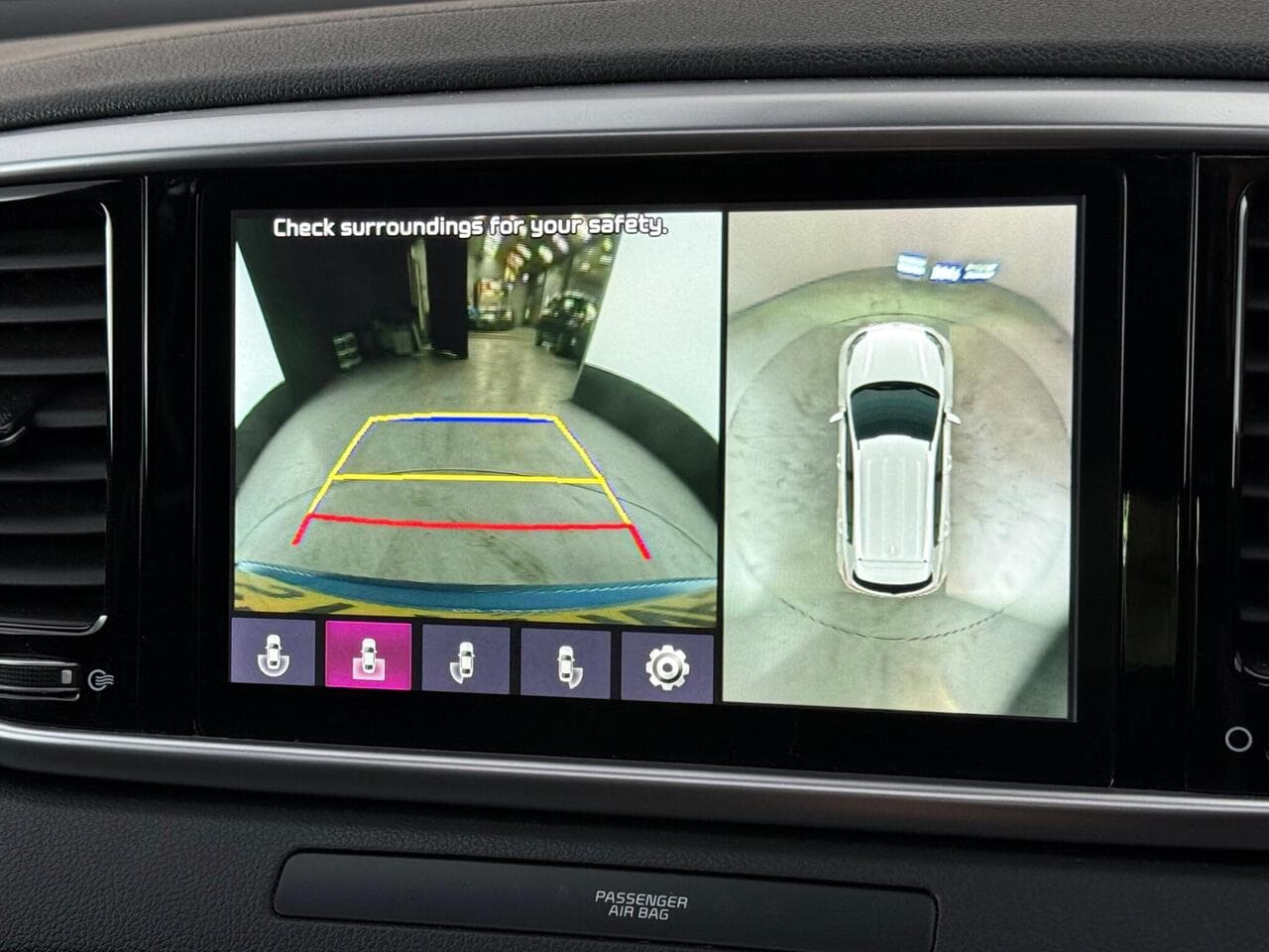 Kia Sportage thumbnail Infotainment System