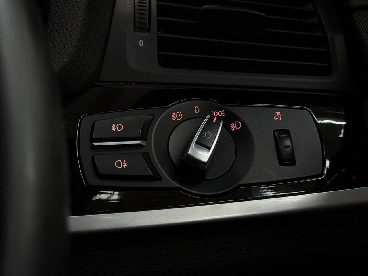 BMW X4 thumbnail Misc Controls