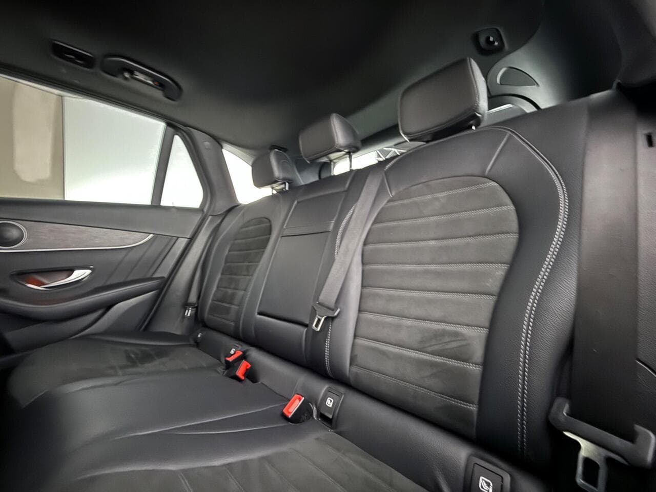 Mercedes-Benz GLC thumbnail Seats Rear