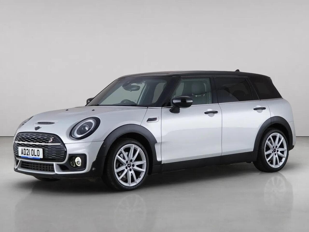 MINI Clubman thumbnail Front Left