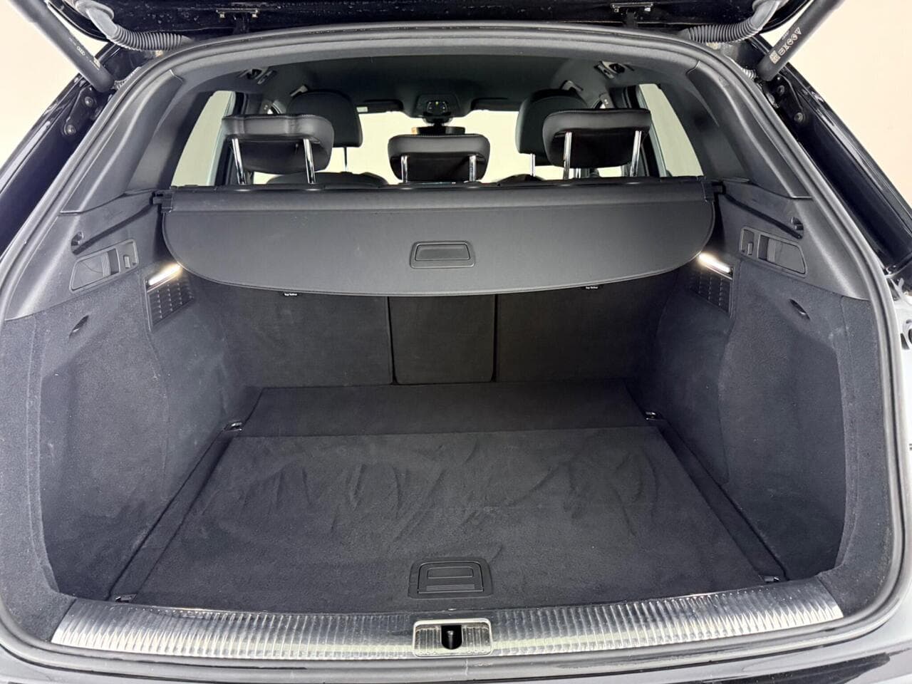 Audi Q5 thumbnail Boot