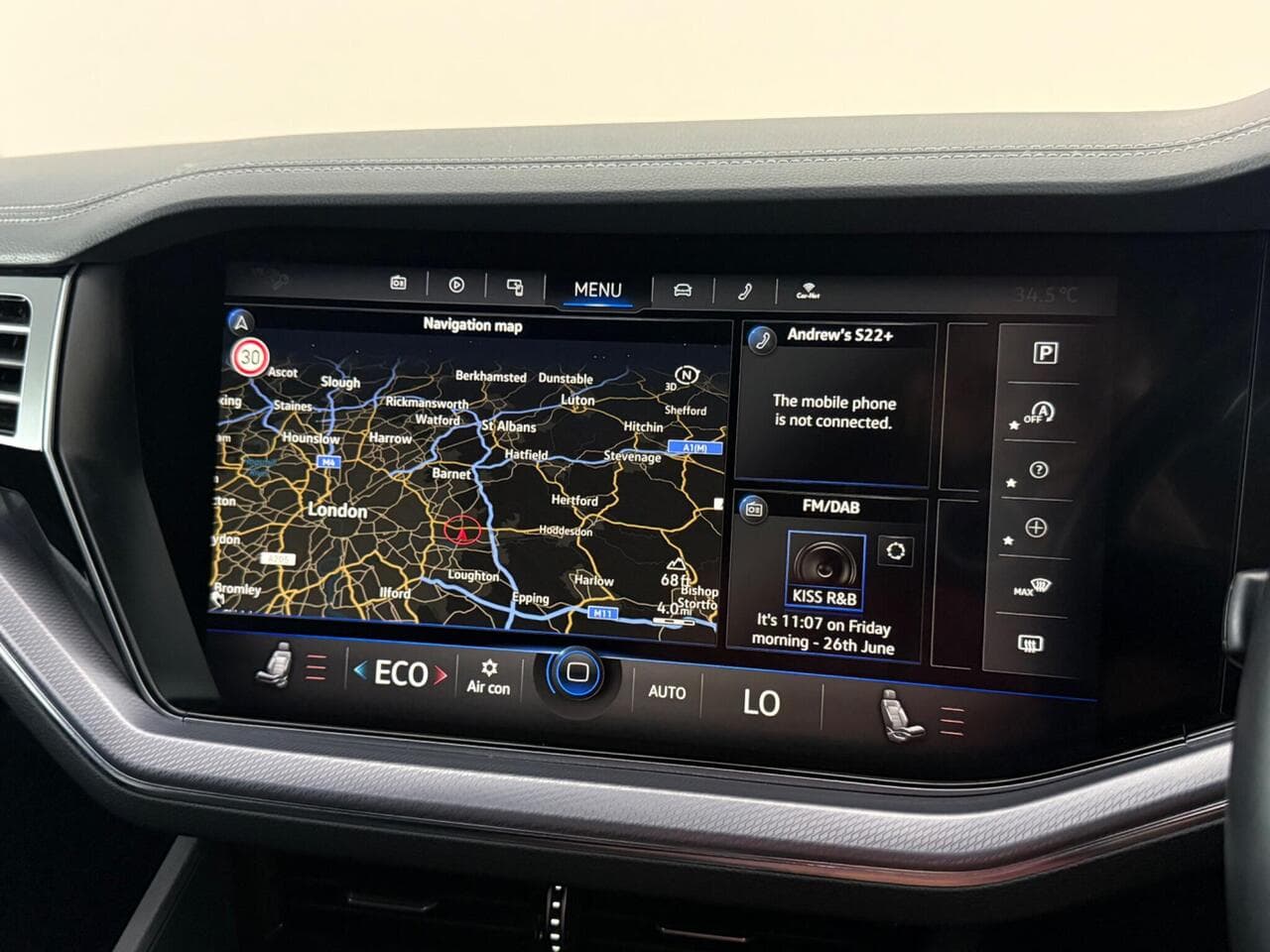 Volkswagen Touareg thumbnail Infotainment System
