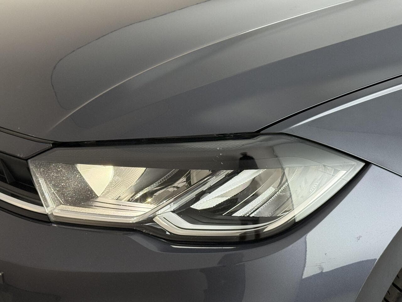 Volkswagen Polo thumbnail Lights Front