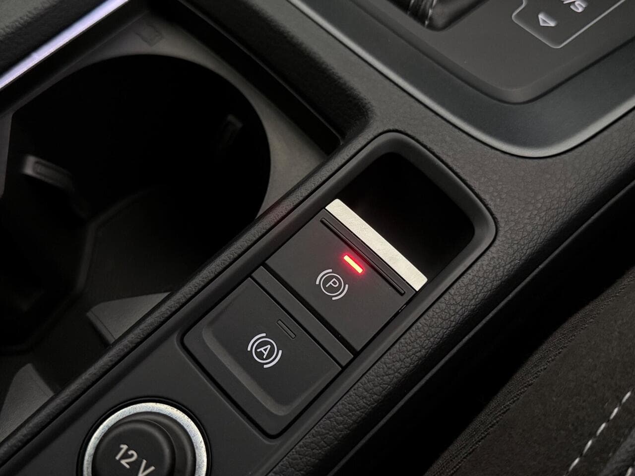 Audi Q3 thumbnail Misc Controls