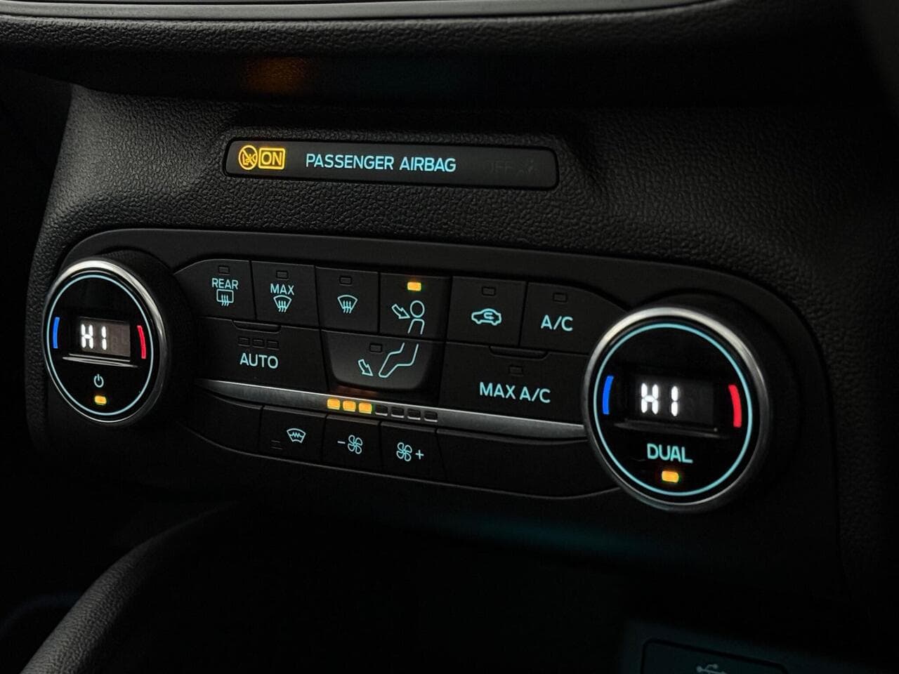 Ford Focus thumbnail Misc Controls