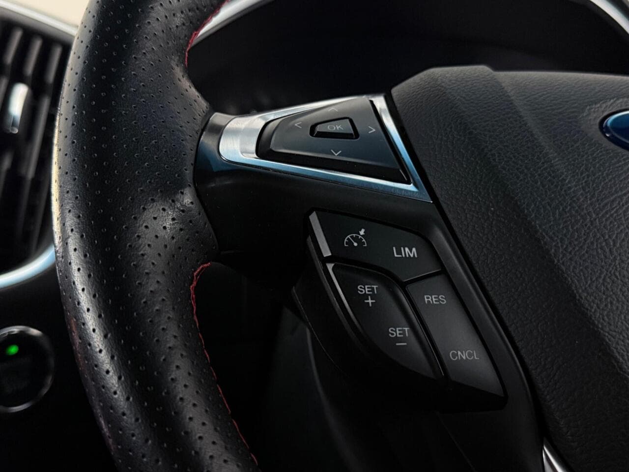 Ford Edge thumbnail Misc Controls