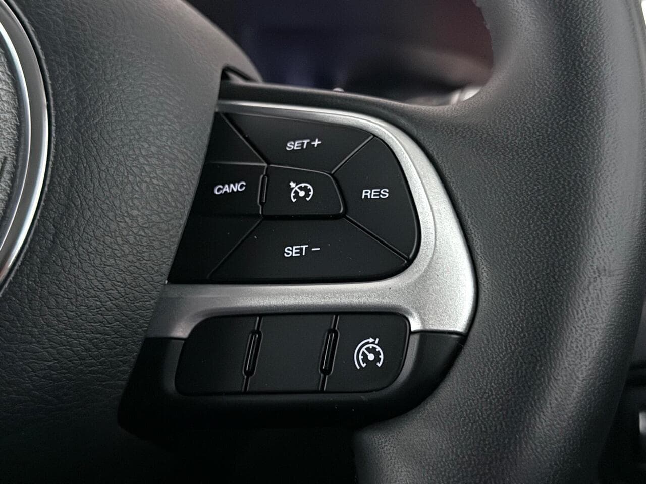 Jeep Renegade thumbnail Misc Controls