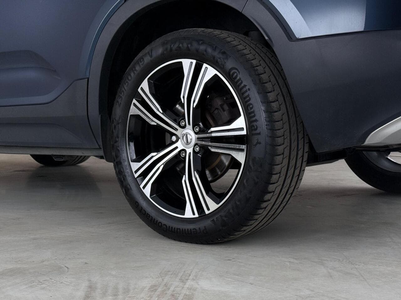 Volvo XC40 thumbnail Wheel