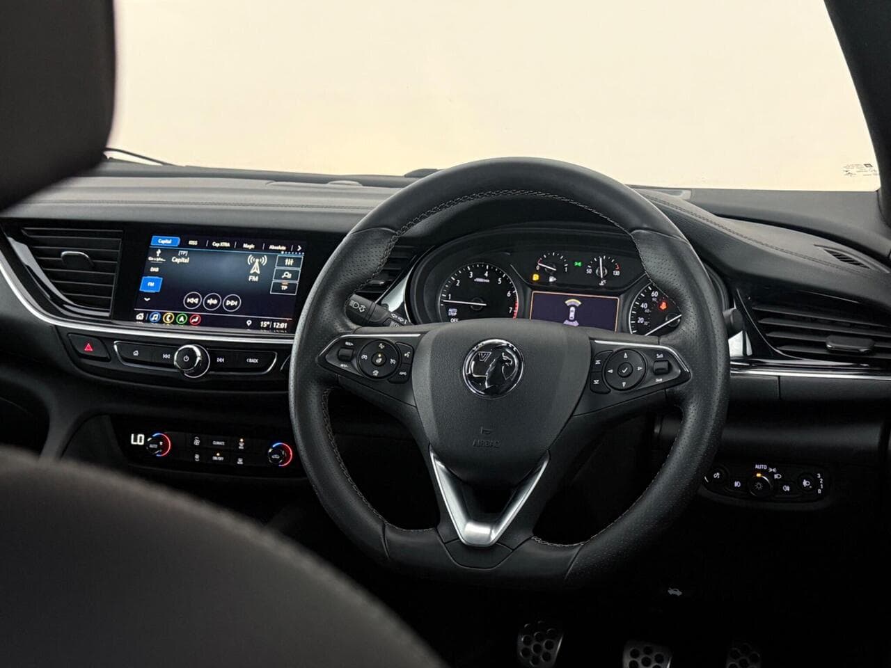 Vauxhall Insignia thumbnail Steering Wheel