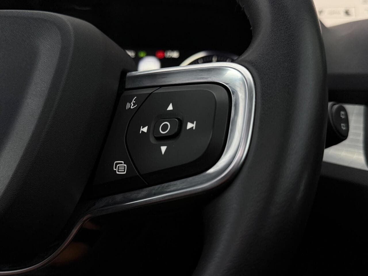Volvo XC40 thumbnail Misc Controls