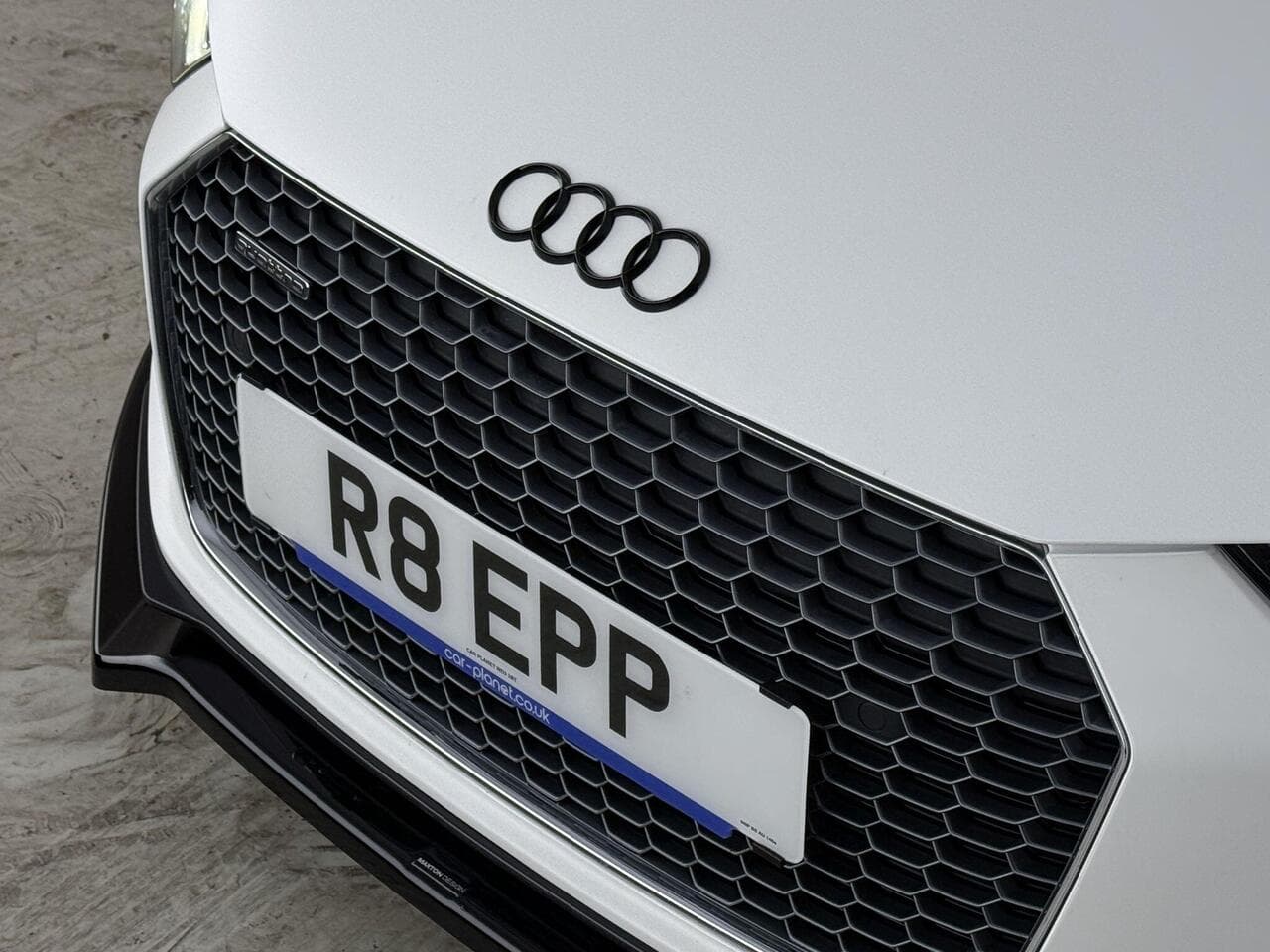 Audi R8 thumbnail Badge Exterior