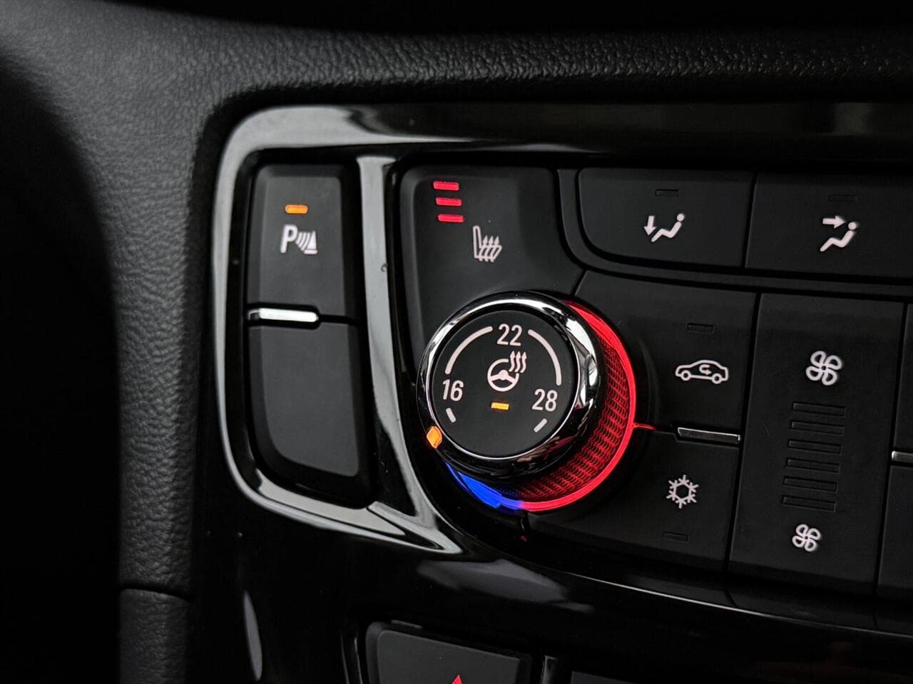 Vauxhall Mokka X thumbnail Misc Controls