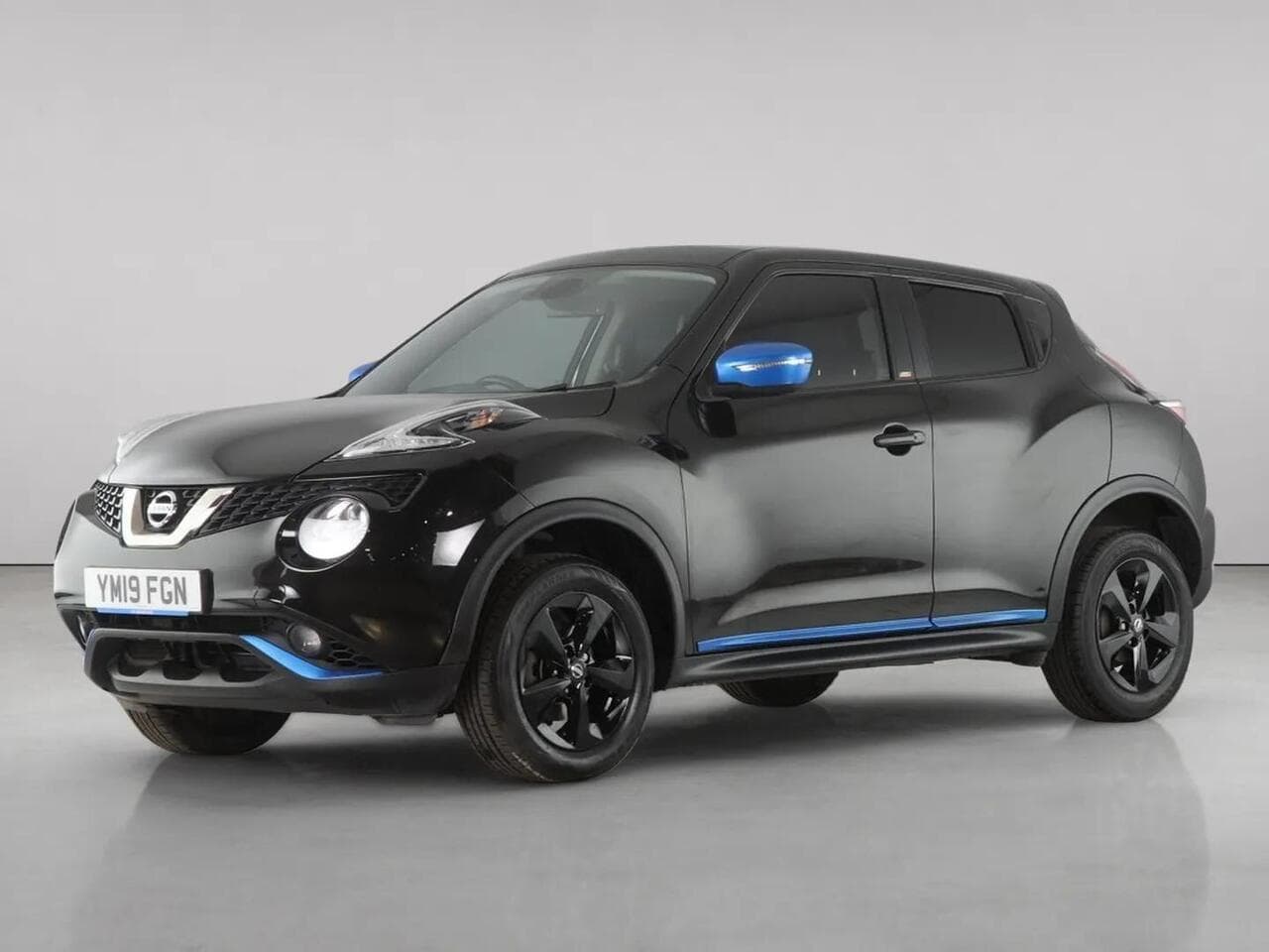 Nissan Juke thumbnail Front Left