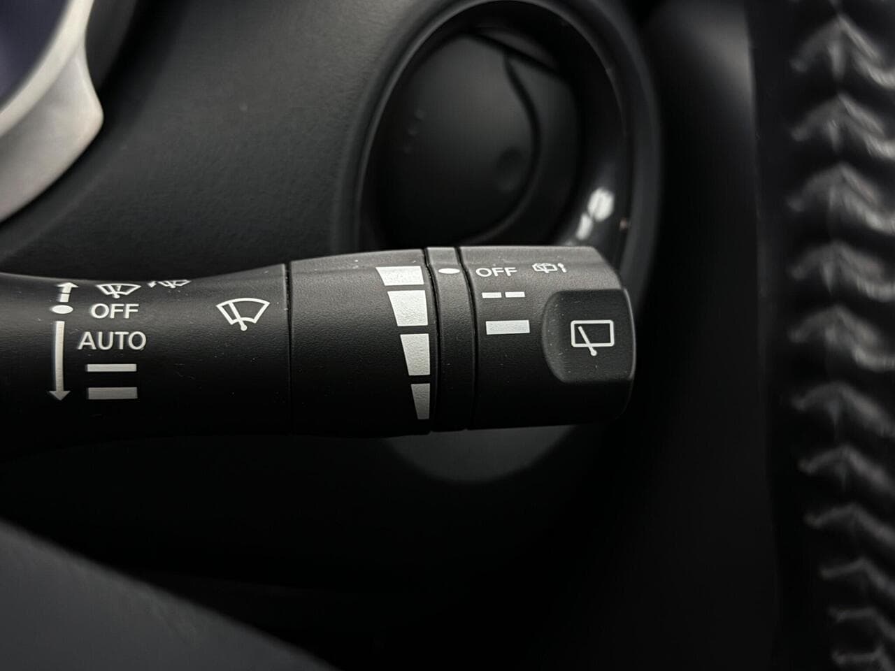 Nissan Juke thumbnail Misc Controls