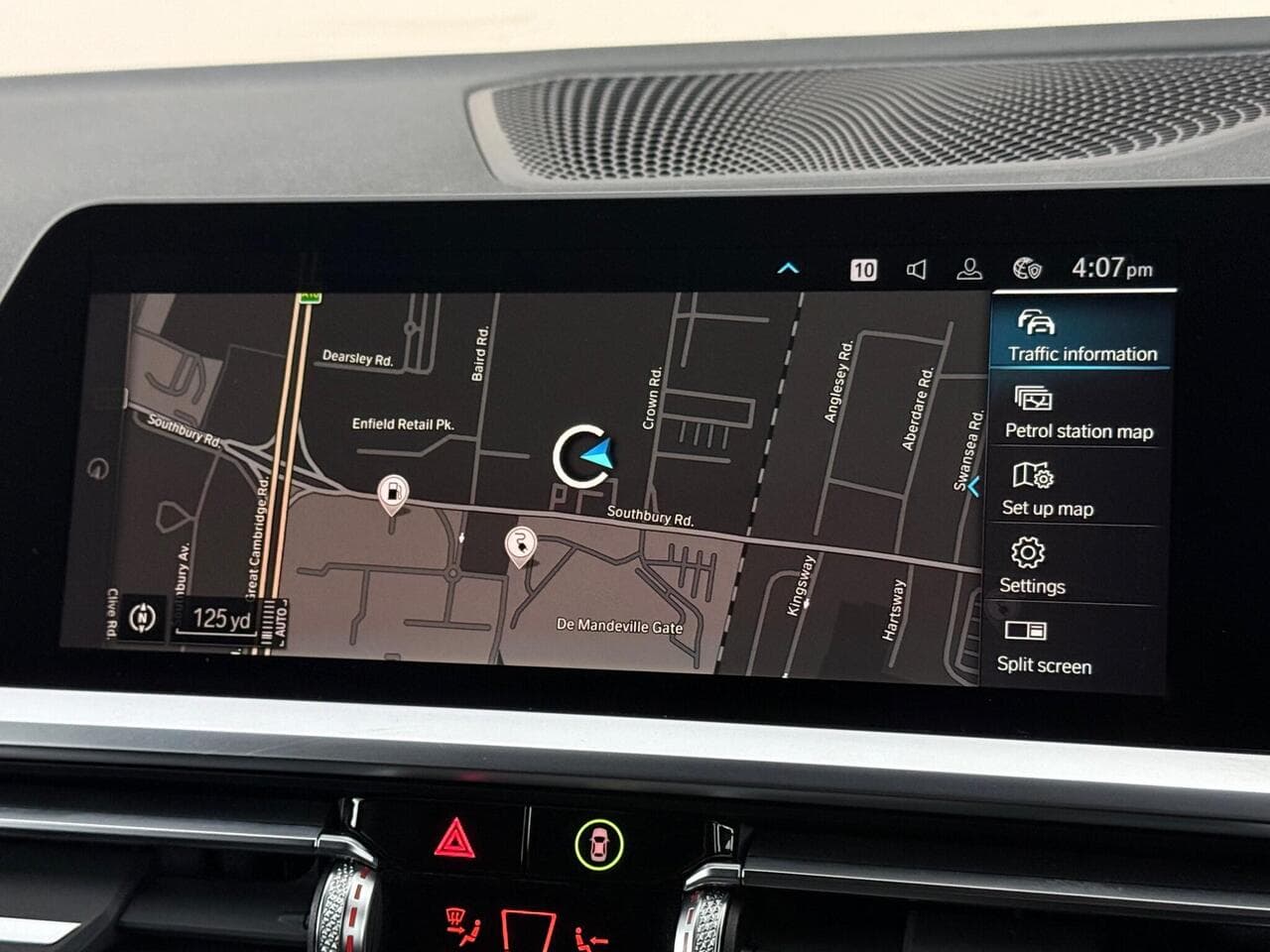 BMW 3 Series thumbnail Infotainment System