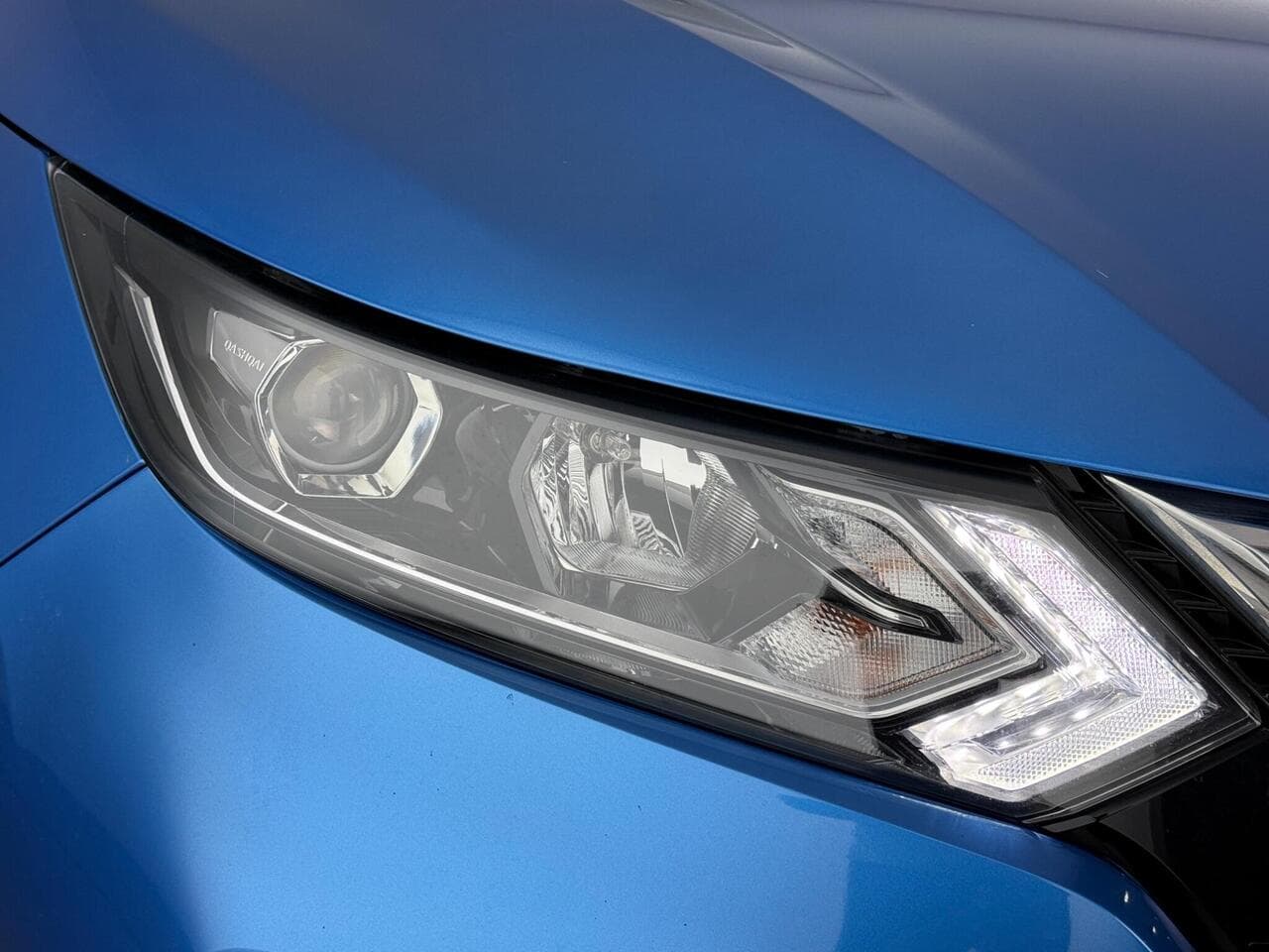 Nissan Qashqai thumbnail Lights Front