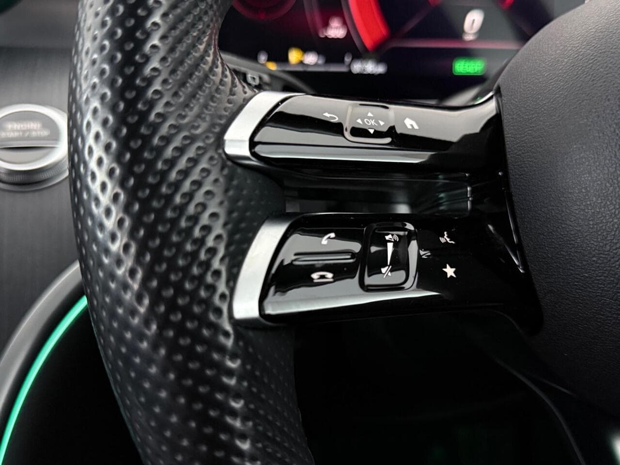 Mercedes-Benz C Class thumbnail Misc Controls