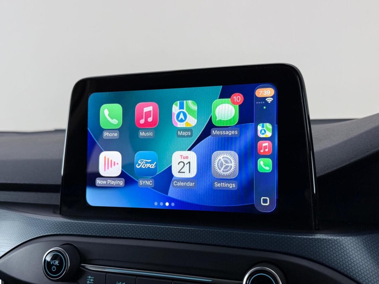 Ford Focus thumbnail Infotainment System