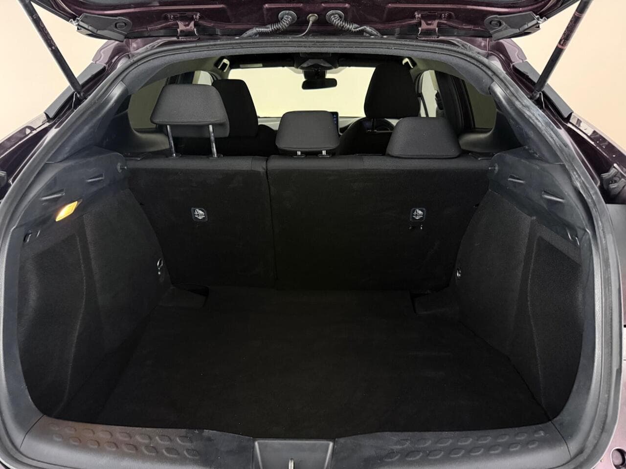 Toyota C-HR thumbnail Boot