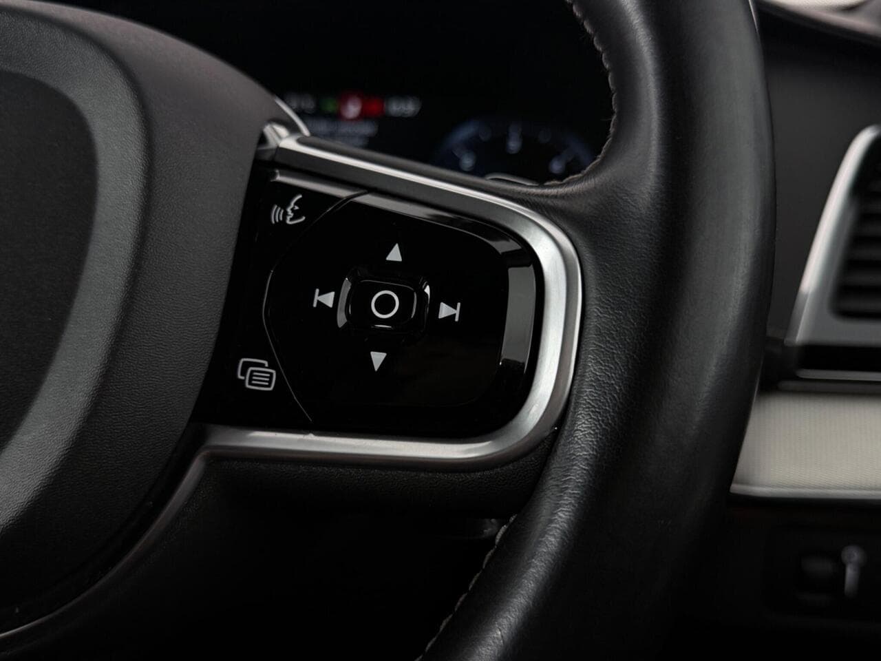 Volvo XC90 thumbnail Misc Controls