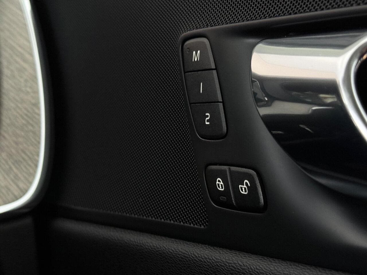 Volvo XC60 thumbnail Misc Controls