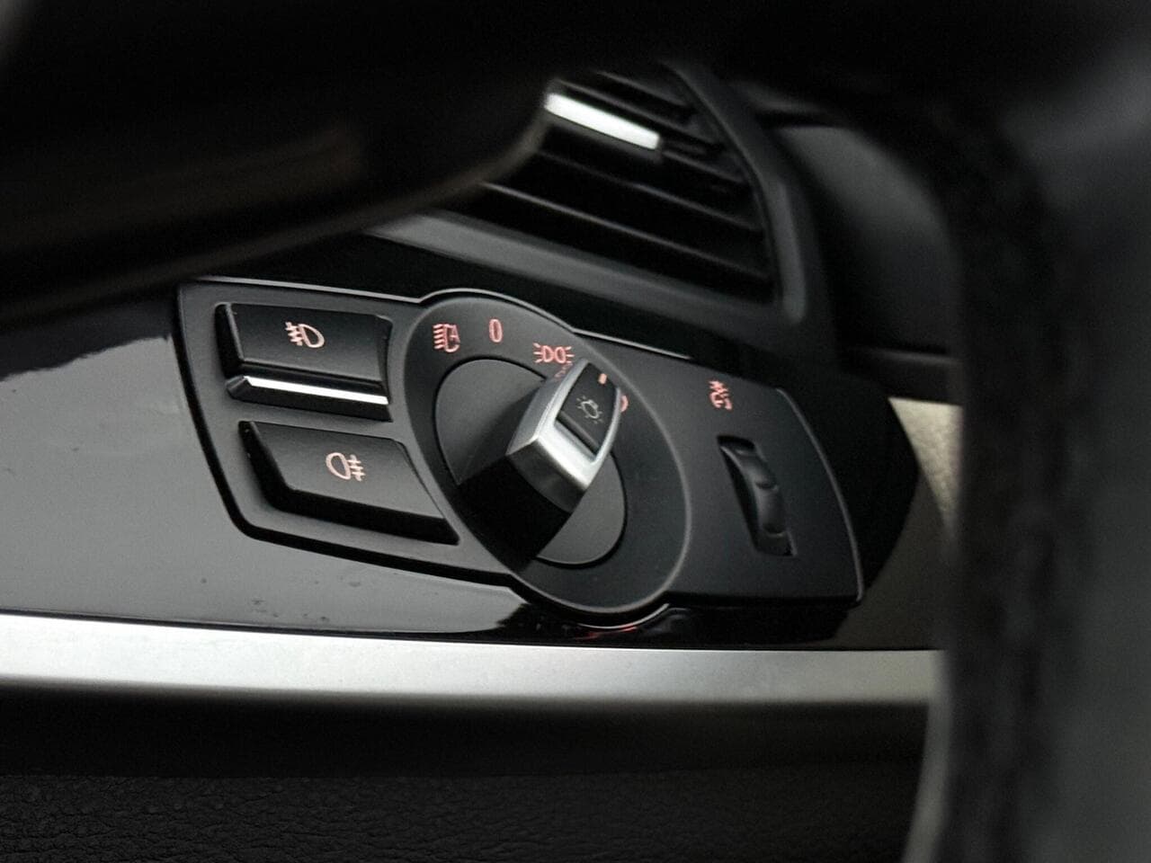 BMW X4 thumbnail Misc Controls