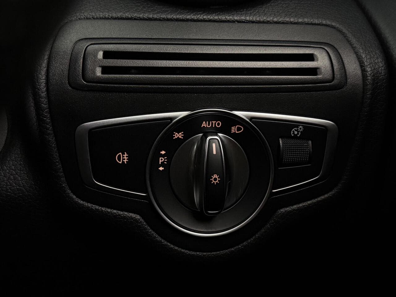 Mercedes-Benz GLC thumbnail Misc Controls