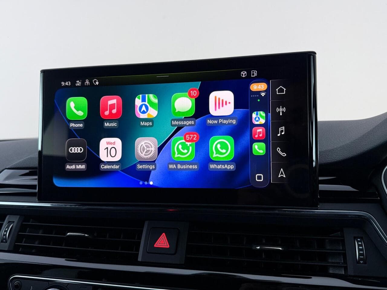 Audi A4 Avant thumbnail Infotainment System