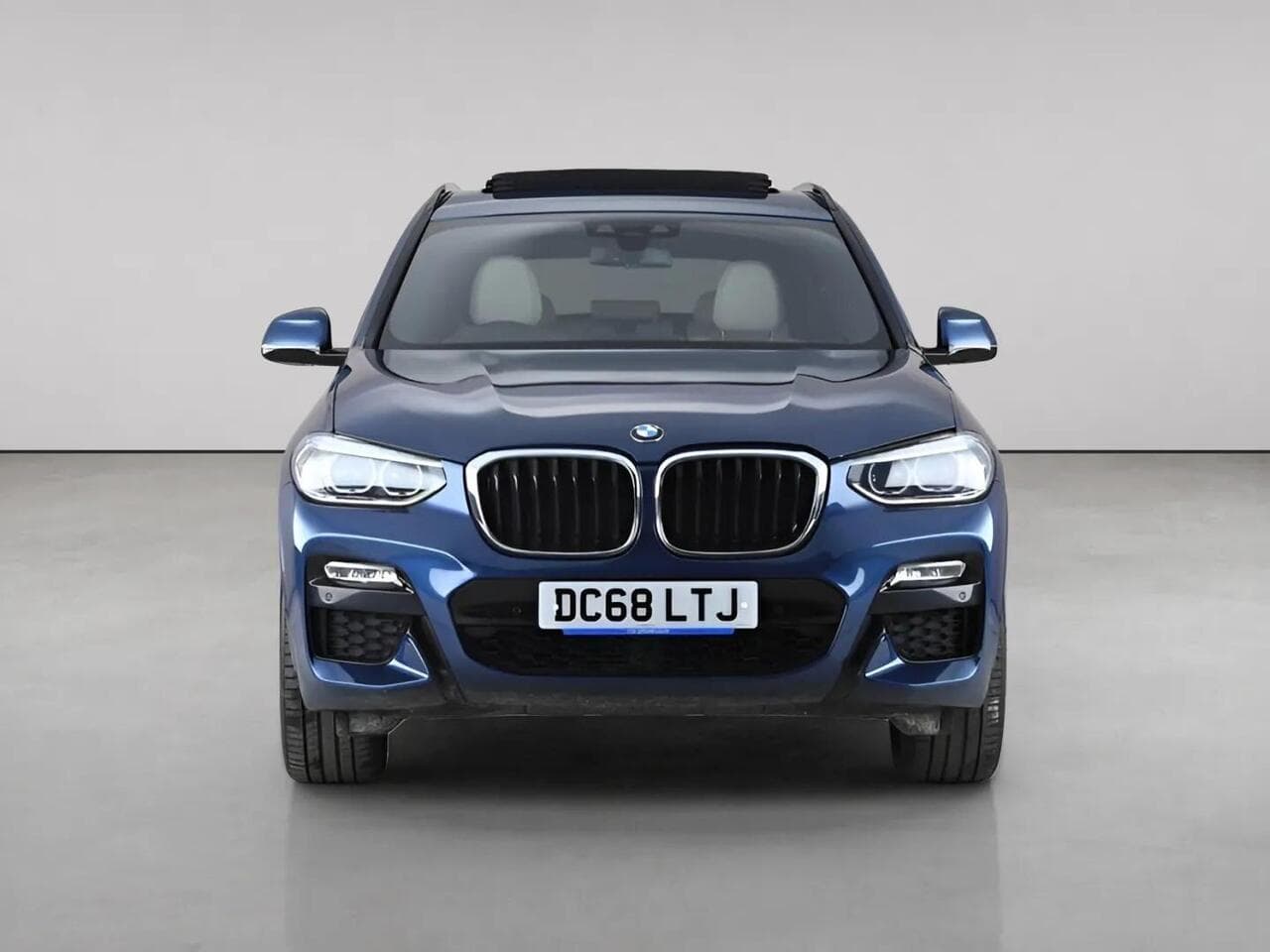 BMW X3 thumbnail Front