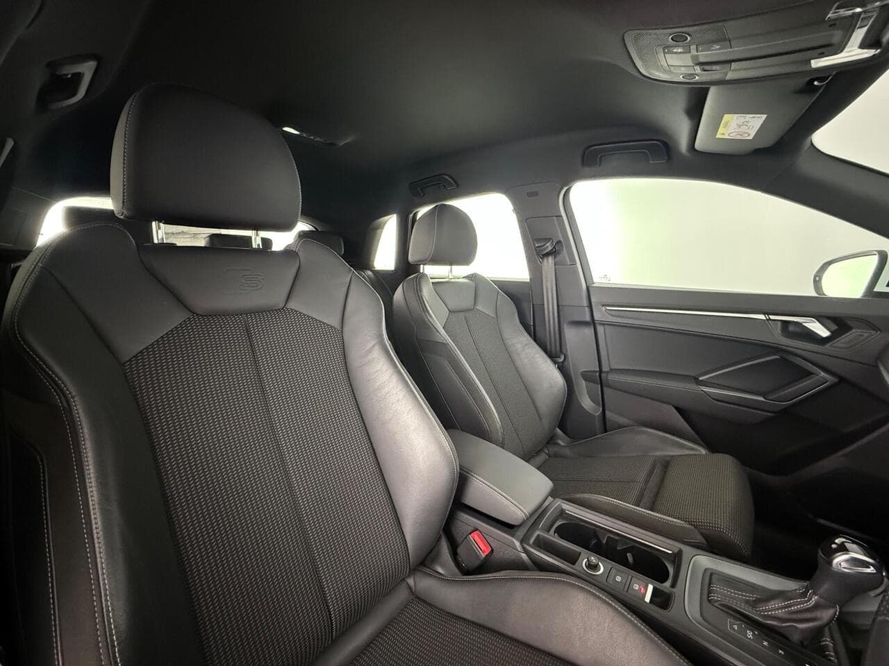 Audi Q3 thumbnail Seat Driver