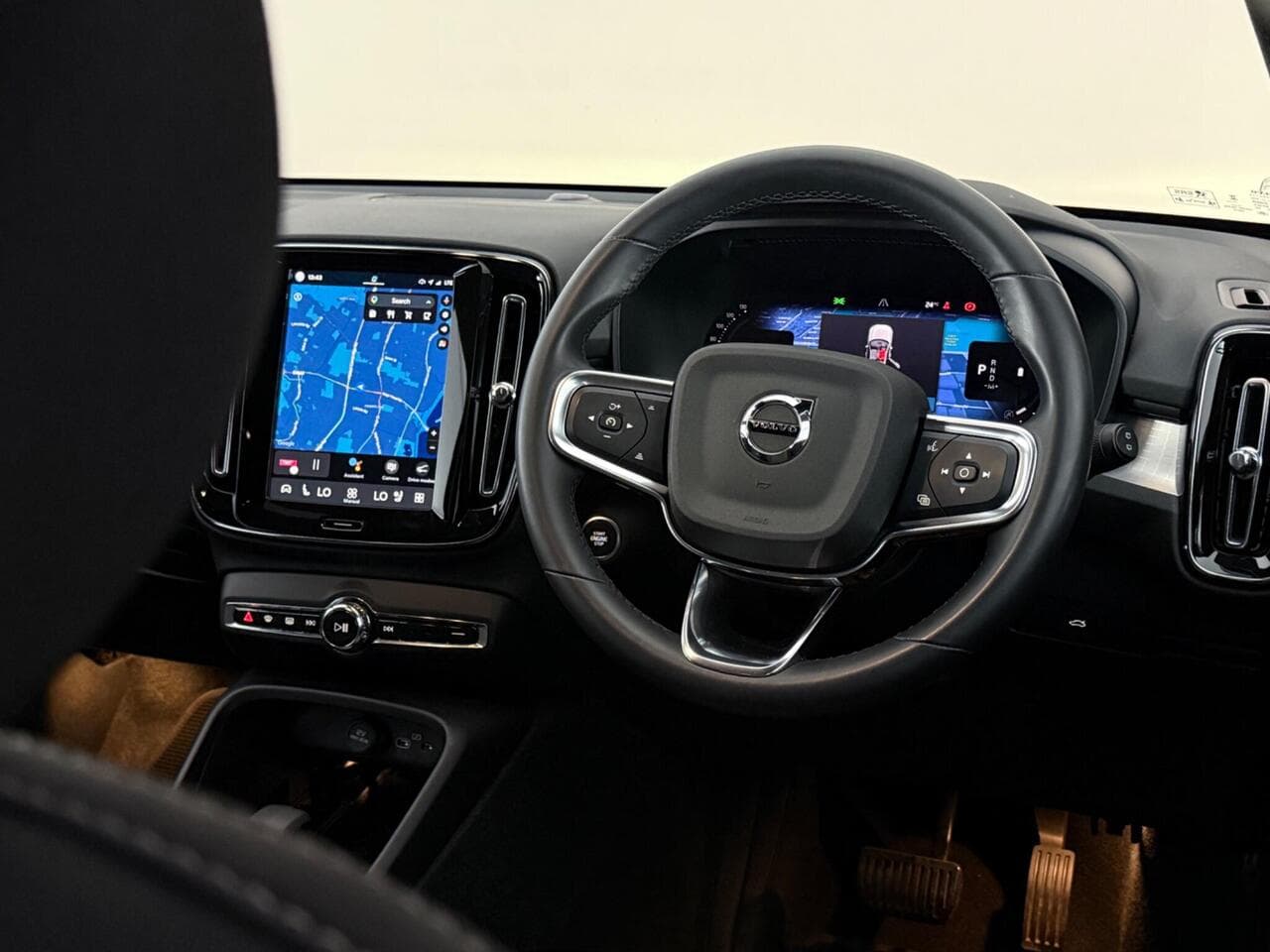 Volvo XC40 thumbnail Steering Wheel