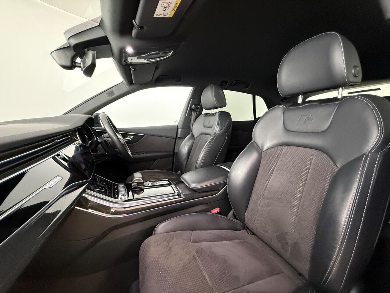 Audi Q8 thumbnail Seat Front Passenger
