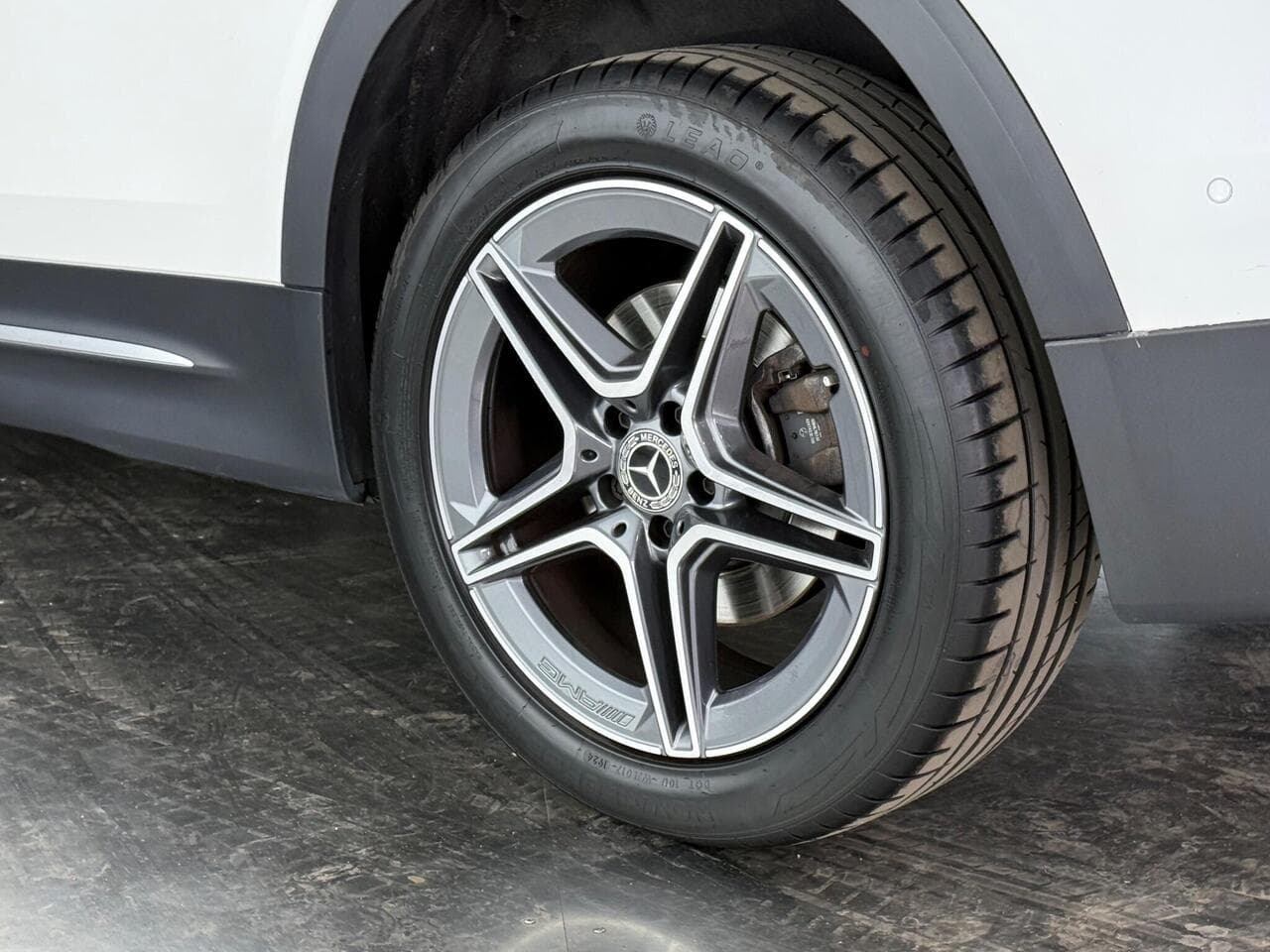 Mercedes-Benz GLB thumbnail Wheel