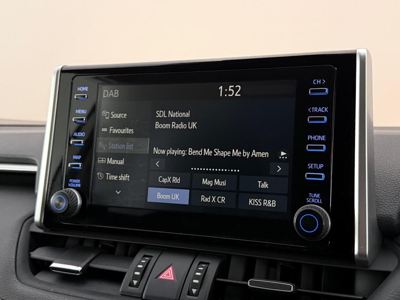 Toyota RAV4 thumbnail Infotainment System