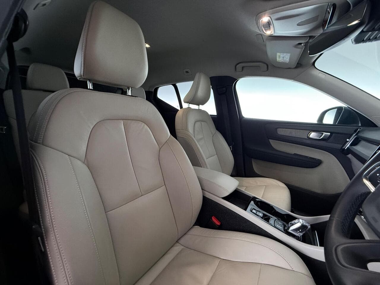 Volvo XC40 thumbnail Seat Driver