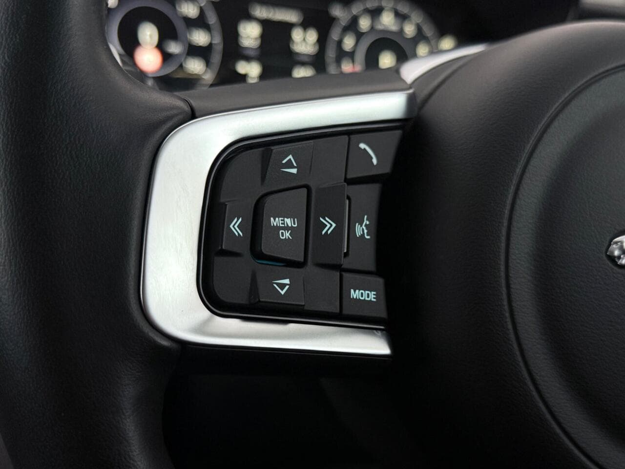 Jaguar E-PACE thumbnail Misc Controls
