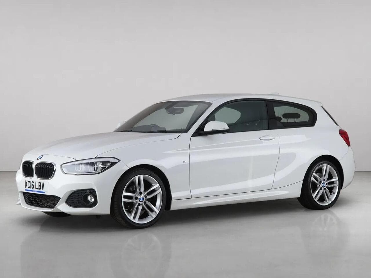 BMW 1 Series thumbnail Front Left
