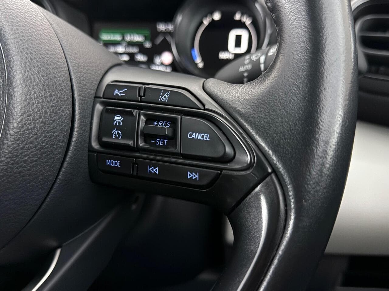 Toyota Yaris thumbnail Misc Controls