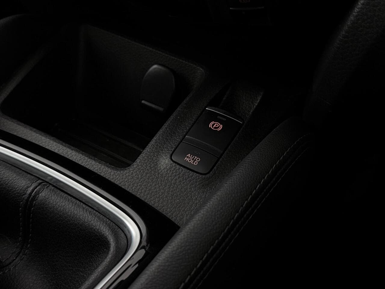 Nissan Qashqai thumbnail Misc Controls